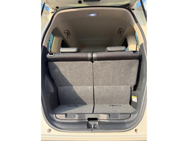 Ｎ－ＢＯＸカスタム Ｇ　ターボＳＳブラックスタイルパッケージ　純正ナビ／ＴＶ／バックカメラ／両側パワースライドドア／シートヒーター／ＨＩＤヘッドライト（13枚目）