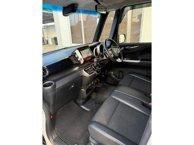 Ｎ－ＢＯＸカスタム Ｇ　ターボＳＳブラックスタイルパッケージ　純正ナビ／ＴＶ／バックカメラ／両側パワースライドドア／シートヒーター／ＨＩＤヘッドライト（20枚目）