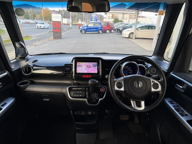 Ｎ－ＢＯＸカスタム Ｇ　ターボＳＳブラックスタイルパッケージ　純正ナビ／ＴＶ／バックカメラ／両側パワースライドドア／シートヒーター／ＨＩＤヘッドライト（22枚目）