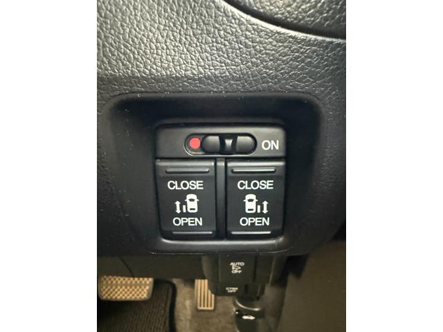 Ｎ－ＢＯＸカスタム Ｇ　ターボＳＳブラックスタイルパッケージ　純正ナビ／ＴＶ／バックカメラ／両側パワースライドドア／シートヒーター／ＨＩＤヘッドライト（31枚目）