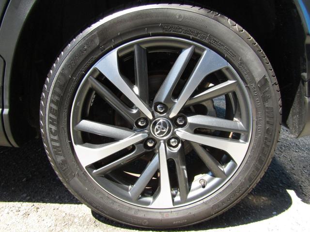 カローラクロス ハイブリッド　Ｚ　４ＷＤ　純正９型ナビ　ＢＴオーディオ　地デジ　パノラマルーフ　１オーナー車　パノラミックビュー　パワーバックドア　ハーフレザーシート　セーフティセンス　ＥＴＣ　ヒーター付き電動シート（17枚目）