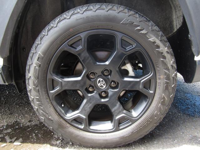 ＲＡＶ４ ハイブリッドアドベンチャー　オフロードパッケージＩＩ　１０．５型ナビ　地デジ　ＢＴオーディオ　パノラマビュー　デジタルインナーミラー　ベンチレーションシート　パワーバックドア　セーフティーセンス　ＬＥＤヘッドライト　ＥＴＣ　ハーフレザー（17枚目）