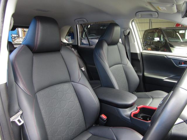 ＲＡＶ４ ハイブリッドアドベンチャー　オフロードパッケージＩＩ　１０．５型ナビ　地デジ　ＢＴオーディオ　パノラマビュー　デジタルインナーミラー　ベンチレーションシート　パワーバックドア　セーフティーセンス　ＬＥＤヘッドライト　ＥＴＣ　ハーフレザー（30枚目）
