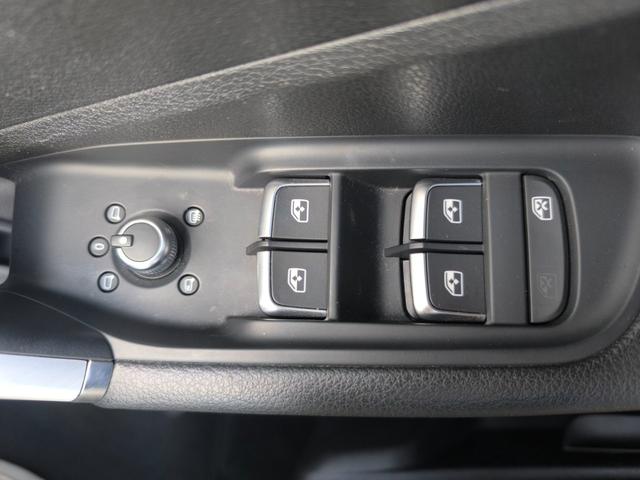 Ｑ２ ３０ＴＦＳＩスポーツ（14枚目）