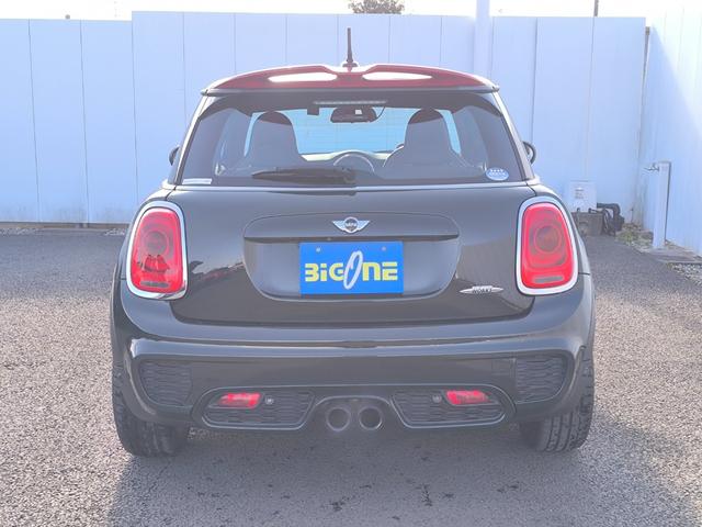 MINI ジョンクーパーワークス(10枚目)