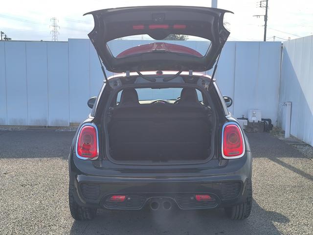 MINI ジョンクーパーワークス(13枚目)