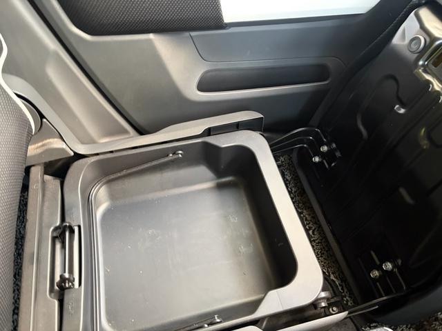 ハスラー Ｘ　ＨＤＤナビ・フルセグＴＶ・車検令和９年７月・ＥＴＣ・レーダーブレーキサポート・ＤＶＤ再生・ＣＤ録再・Ｂｌｕｅｔｏｏｔｈ・ＨＤＭＩ対応・ＵＳＢ対応・赤黒ツートン・６２８４０ｋｍ・禁煙車・スマートキー（37枚目）