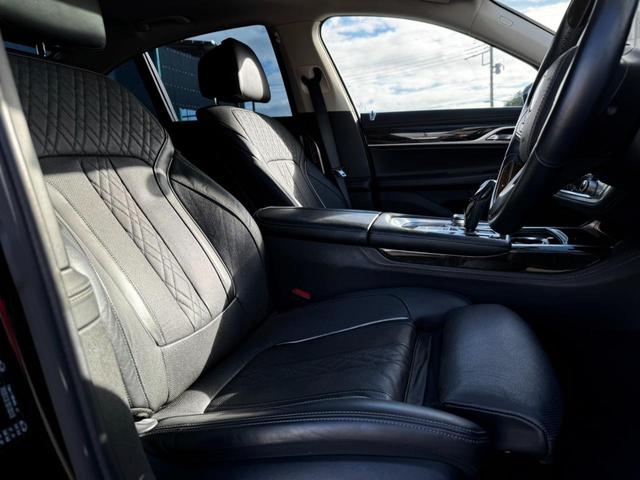 7シリーズ 740i 純正ナビTV サンルーフ 黒革シート 360度モニター マッサージチェアー(フロント) 全席シートヒーター 電動トランク ワイヤレス充電器 ディスプレイキー ヘッドアップディスプレイ(18枚目)