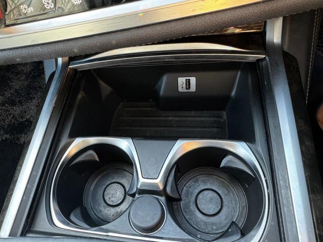 7シリーズ 740i 純正ナビTV サンルーフ 黒革シート 360度モニター マッサージチェアー(フロント) 全席シートヒーター 電動トランク ワイヤレス充電器 ディスプレイキー ヘッドアップディスプレイ(22枚目)