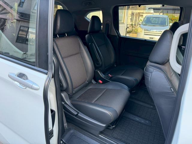 フリードハイブリッド ハイブリッド・クロスターホンダセンシング　純正ナビ　フルセグＴＶ　純正フリップダウンモニター　両側電動スライドドア　純正アルミホイール　バックモニター　ＥＴＣ（20枚目）