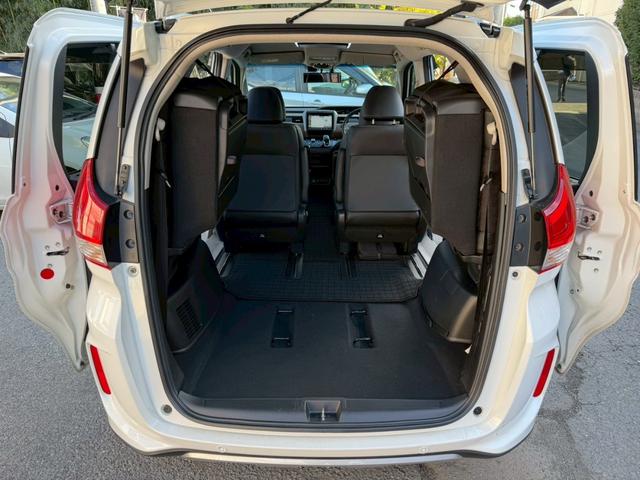 フリードハイブリッド ハイブリッド・クロスターホンダセンシング　純正ナビ　フルセグＴＶ　純正フリップダウンモニター　両側電動スライドドア　純正アルミホイール　バックモニター　ＥＴＣ（22枚目）