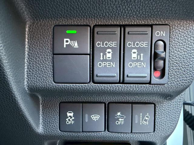 フリードハイブリッド ハイブリッド・クロスターホンダセンシング　純正ナビ　フルセグＴＶ　純正フリップダウンモニター　両側電動スライドドア　純正アルミホイール　バックモニター　ＥＴＣ（29枚目）