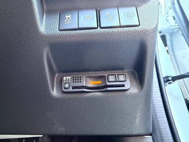 フリードハイブリッド ハイブリッド・クロスターホンダセンシング　純正ナビ　フルセグＴＶ　純正フリップダウンモニター　両側電動スライドドア　純正アルミホイール　バックモニター　ＥＴＣ（30枚目）