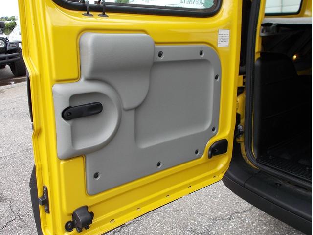 カングー １．６　カングー１　レモンイエロー　ノワールカスタム　両側スライドドア　ダブルバックドア　純正センターキャップ　純正オーディオ　ＥＴＣ　保証書　取説　スペアキー　点検記録簿　タイミングベルト・ＷＰ交換歴（64枚目）