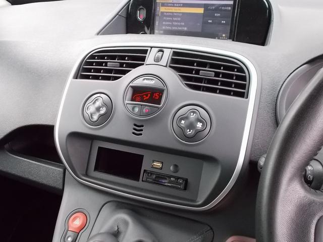 カングー ゼン　後期型　１．２Ｌターボ　６速ＭＴ　グリカシオペＭ　タイミングチェーン　ルーフレール　ノワールＣ　ムーンアイスリムカバー　社外ナビ　ＴＶ　ドライブレコーダー　ＥＴＣ　クルコン　点検記録　スペアキー（49枚目）
