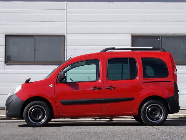 カングー １．６　買取直販　走行６．４万キロ　ルージュビフ　ノワールカスタム　タイベル・ＷＰ交換済　マルチルーフレール　ディスプレイオーディオ　Ｂカメラ　ＥＴＣ　点検記録簿　キーレス　ムーンアイズリムカバー　フォグ（6枚目）