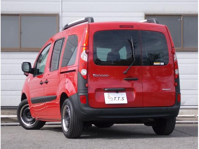 カングー １．６　買取直販　走行６．４万キロ　ルージュビフ　ノワールカスタム　タイベル・ＷＰ交換済　マルチルーフレール　ディスプレイオーディオ　Ｂカメラ　ＥＴＣ　点検記録簿　キーレス　ムーンアイズリムカバー　フォグ（8枚目）