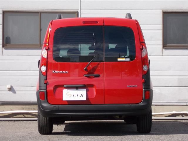 カングー １．６　買取直販　走行６．４万キロ　ルージュビフ　ノワールカスタム　タイベル・ＷＰ交換済　マルチルーフレール　ディスプレイオーディオ　Ｂカメラ　ＥＴＣ　点検記録簿　キーレス　ムーンアイズリムカバー　フォグ（9枚目）