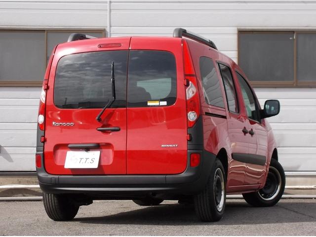 カングー １．６　買取直販　走行６．４万キロ　ルージュビフ　ノワールカスタム　タイベル・ＷＰ交換済　マルチルーフレール　ディスプレイオーディオ　Ｂカメラ　ＥＴＣ　点検記録簿　キーレス　ムーンアイズリムカバー　フォグ（10枚目）