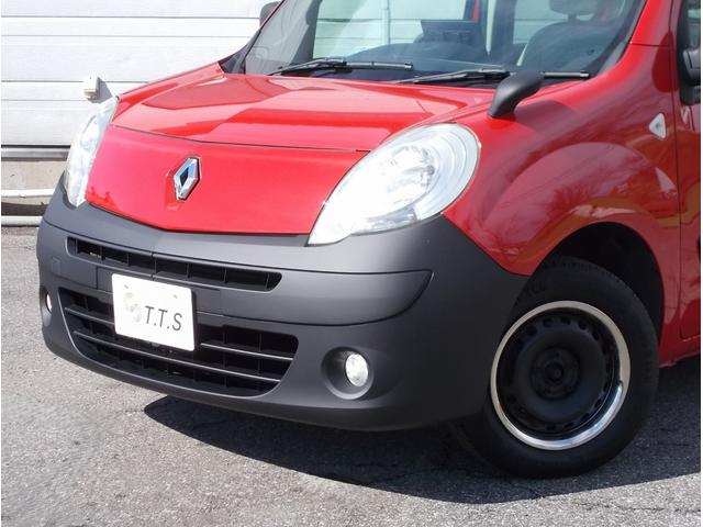 カングー １．６　買取直販　走行６．４万キロ　ルージュビフ　ノワールカスタム　タイベル・ＷＰ交換済　マルチルーフレール　ディスプレイオーディオ　Ｂカメラ　ＥＴＣ　点検記録簿　キーレス　ムーンアイズリムカバー　フォグ（14枚目）