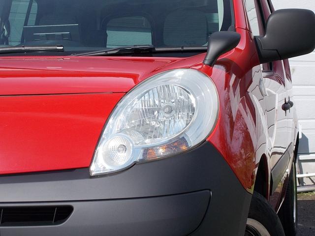 カングー １．６　買取直販　走行６．４万キロ　ルージュビフ　ノワールカスタム　タイベル・ＷＰ交換済　マルチルーフレール　ディスプレイオーディオ　Ｂカメラ　ＥＴＣ　点検記録簿　キーレス　ムーンアイズリムカバー　フォグ（15枚目）