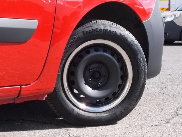 カングー １．６　買取直販　走行６．４万キロ　ルージュビフ　ノワールカスタム　タイベル・ＷＰ交換済　マルチルーフレール　ディスプレイオーディオ　Ｂカメラ　ＥＴＣ　点検記録簿　キーレス　ムーンアイズリムカバー　フォグ（17枚目）