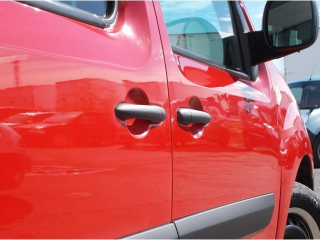 カングー １．６　買取直販　走行６．４万キロ　ルージュビフ　ノワールカスタム　タイベル・ＷＰ交換済　マルチルーフレール　ディスプレイオーディオ　Ｂカメラ　ＥＴＣ　点検記録簿　キーレス　ムーンアイズリムカバー　フォグ（22枚目）