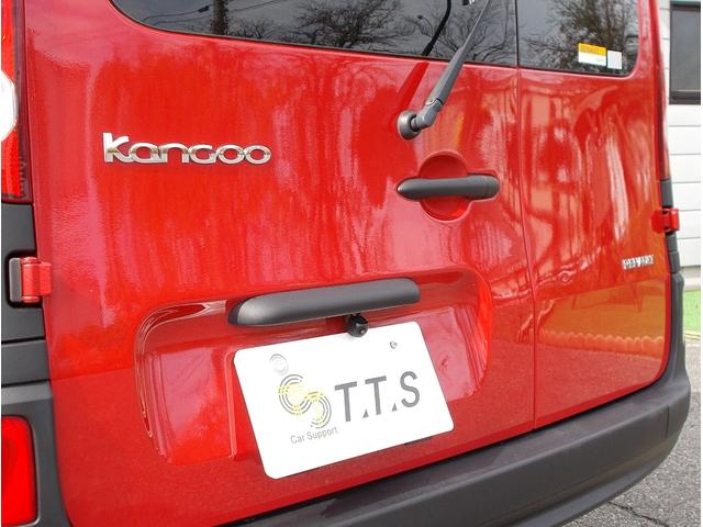 カングー １．６　買取直販　走行６．４万キロ　ルージュビフ　ノワールカスタム　タイベル・ＷＰ交換済　マルチルーフレール　ディスプレイオーディオ　Ｂカメラ　ＥＴＣ　点検記録簿　キーレス　ムーンアイズリムカバー　フォグ（24枚目）