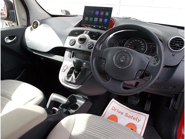 カングー １．６　買取直販　走行６．４万キロ　ルージュビフ　ノワールカスタム　タイベル・ＷＰ交換済　マルチルーフレール　ディスプレイオーディオ　Ｂカメラ　ＥＴＣ　点検記録簿　キーレス　ムーンアイズリムカバー　フォグ（30枚目）