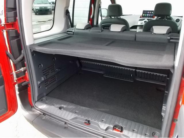 カングー １．６　買取直販　走行６．４万キロ　ルージュビフ　ノワールカスタム　タイベル・ＷＰ交換済　マルチルーフレール　ディスプレイオーディオ　Ｂカメラ　ＥＴＣ　点検記録簿　キーレス　ムーンアイズリムカバー　フォグ（34枚目）