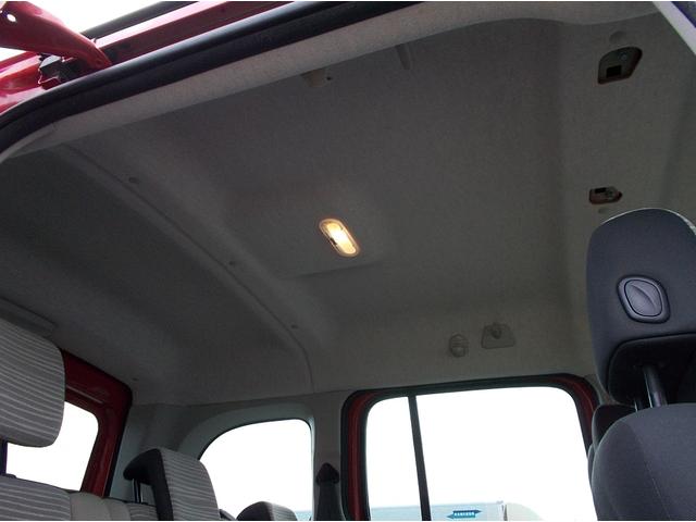 カングー １．６　買取直販　走行６．４万キロ　ルージュビフ　ノワールカスタム　タイベル・ＷＰ交換済　マルチルーフレール　ディスプレイオーディオ　Ｂカメラ　ＥＴＣ　点検記録簿　キーレス　ムーンアイズリムカバー　フォグ（50枚目）