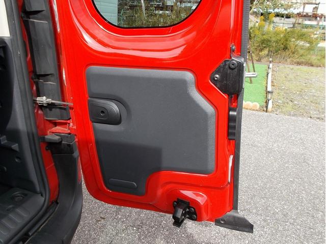 カングー １．６　買取直販　走行６．４万キロ　ルージュビフ　ノワールカスタム　タイベル・ＷＰ交換済　マルチルーフレール　ディスプレイオーディオ　Ｂカメラ　ＥＴＣ　点検記録簿　キーレス　ムーンアイズリムカバー　フォグ（57枚目）