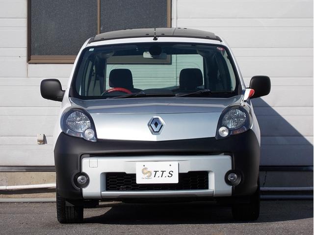 カングービボップ ベースグレード 5速マニュアル ノワールC リアグラスルーフ テールゲートグラス 純正16インチ 電動格納 クルコン ESP カロッツェリアナビ ドラレコ ETC 後席独立式2座 ウォークスルー(3枚目)