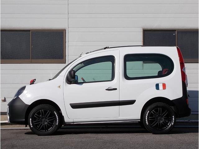 カングービボップ ベースグレード 5速マニュアル ノワールC リアグラスルーフ テールゲートグラス 純正16インチ 電動格納 クルコン ESP カロッツェリアナビ ドラレコ ETC 後席独立式2座 ウォークスルー(6枚目)