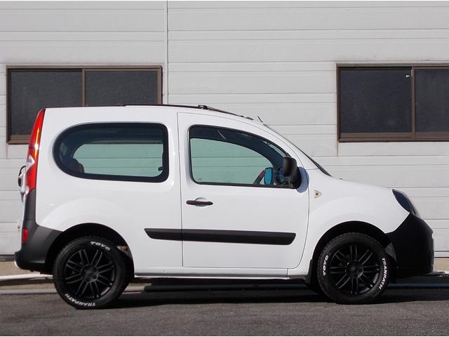 カングービボップ ベースグレード 5速マニュアル ノワールC リアグラスルーフ テールゲートグラス 純正16インチ 電動格納 クルコン ESP カロッツェリアナビ ドラレコ ETC 後席独立式2座 ウォークスルー(12枚目)