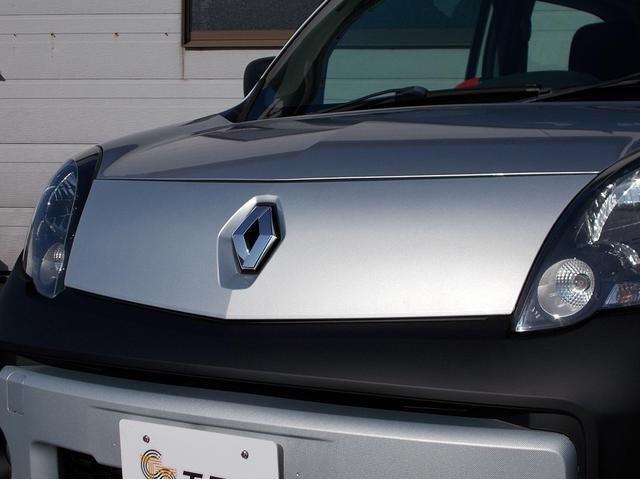 カングービボップ ベースグレード 5速マニュアル ノワールC リアグラスルーフ テールゲートグラス 純正16インチ 電動格納 クルコン ESP カロッツェリアナビ ドラレコ ETC 後席独立式2座 ウォークスルー(18枚目)