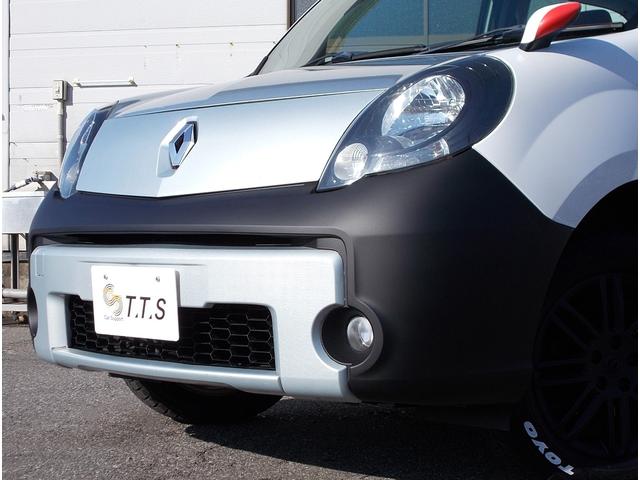 カングービボップ ベースグレード 5速マニュアル ノワールC リアグラスルーフ テールゲートグラス 純正16インチ 電動格納 クルコン ESP カロッツェリアナビ ドラレコ ETC 後席独立式2座 ウォークスルー(24枚目)