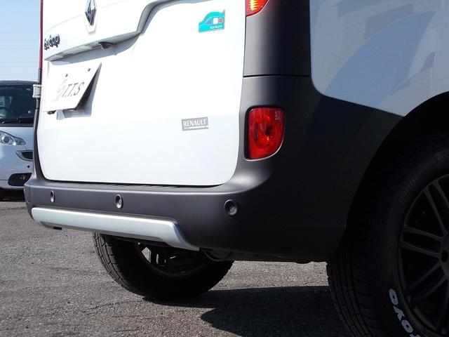 カングービボップ ベースグレード 5速マニュアル ノワールC リアグラスルーフ テールゲートグラス 純正16インチ 電動格納 クルコン ESP カロッツェリアナビ ドラレコ ETC 後席独立式2座 ウォークスルー(26枚目)