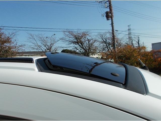 カングービボップ ベースグレード 5速マニュアル ノワールC リアグラスルーフ テールゲートグラス 純正16インチ 電動格納 クルコン ESP カロッツェリアナビ ドラレコ ETC 後席独立式2座 ウォークスルー(28枚目)