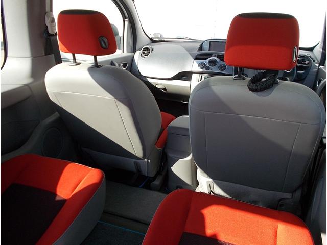 カングービボップ ベースグレード 5速マニュアル ノワールC リアグラスルーフ テールゲートグラス 純正16インチ 電動格納 クルコン ESP カロッツェリアナビ ドラレコ ETC 後席独立式2座 ウォークスルー(37枚目)