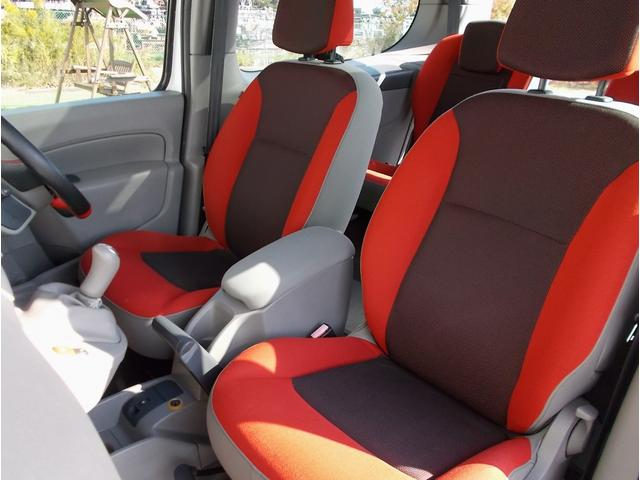 カングービボップ ベースグレード 5速マニュアル ノワールC リアグラスルーフ テールゲートグラス 純正16インチ 電動格納 クルコン ESP カロッツェリアナビ ドラレコ ETC 後席独立式2座 ウォークスルー(40枚目)