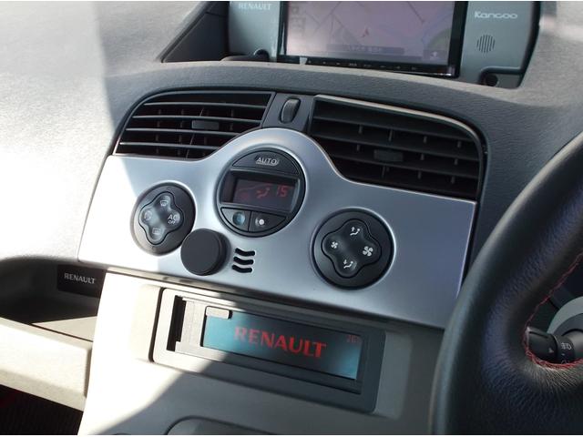 カングービボップ ベースグレード 5速マニュアル ノワールC リアグラスルーフ テールゲートグラス 純正16インチ 電動格納 クルコン ESP カロッツェリアナビ ドラレコ ETC 後席独立式2座 ウォークスルー(45枚目)