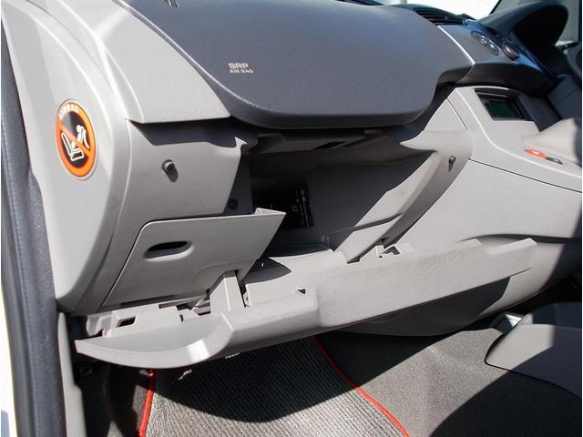 カングービボップ ベースグレード 5速マニュアル ノワールC リアグラスルーフ テールゲートグラス 純正16インチ 電動格納 クルコン ESP カロッツェリアナビ ドラレコ ETC 後席独立式2座 ウォークスルー(52枚目)