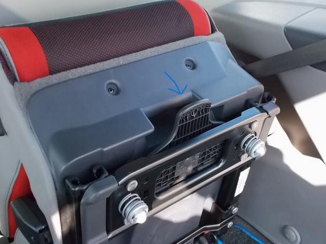 カングービボップ ベースグレード 5速マニュアル ノワールC リアグラスルーフ テールゲートグラス 純正16インチ 電動格納 クルコン ESP カロッツェリアナビ ドラレコ ETC 後席独立式2座 ウォークスルー(57枚目)