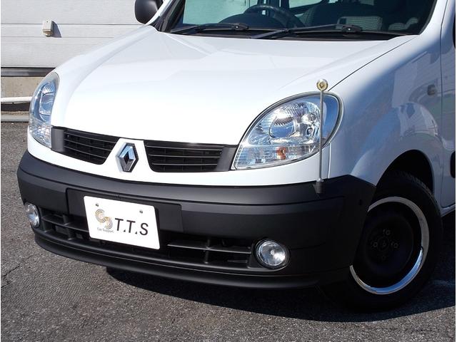 カングー １．６　最終モデル　グラシエ白　タイベル交換済み　ノワールカスタム　オプションルーフレール　両側スライドドア　ダブルバックドア　オーバーヘッドコンソール　社外ＣＤオーディオ　デジタルインナーミラー　キーレス（14枚目）