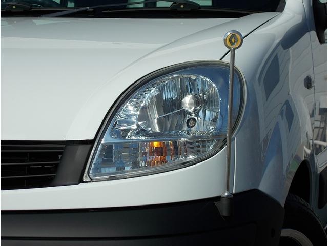 カングー １．６　最終モデル　グラシエ白　タイベル交換済み　ノワールカスタム　オプションルーフレール　両側スライドドア　ダブルバックドア　オーバーヘッドコンソール　社外ＣＤオーディオ　デジタルインナーミラー　キーレス（15枚目）