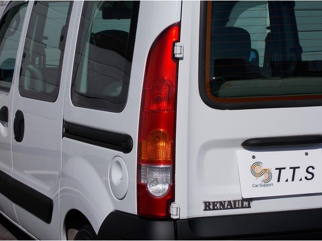 カングー １．６　最終モデル　グラシエ白　タイベル交換済み　ノワールカスタム　オプションルーフレール　両側スライドドア　ダブルバックドア　オーバーヘッドコンソール　社外ＣＤオーディオ　デジタルインナーミラー　キーレス（16枚目）