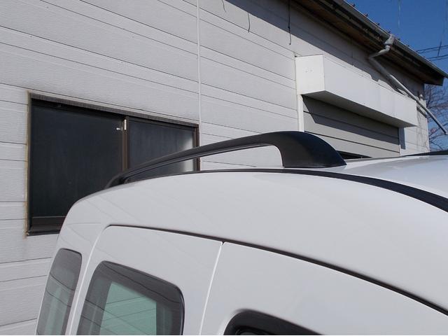 カングー １．６　最終モデル　グラシエ白　タイベル交換済み　ノワールカスタム　オプションルーフレール　両側スライドドア　ダブルバックドア　オーバーヘッドコンソール　社外ＣＤオーディオ　デジタルインナーミラー　キーレス（28枚目）