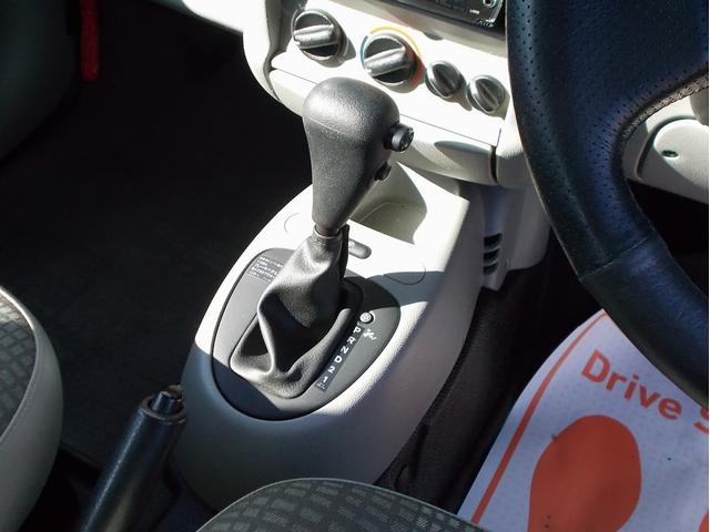 カングー １．６　最終モデル　グラシエ白　タイベル交換済み　ノワールカスタム　オプションルーフレール　両側スライドドア　ダブルバックドア　オーバーヘッドコンソール　社外ＣＤオーディオ　デジタルインナーミラー　キーレス（42枚目）