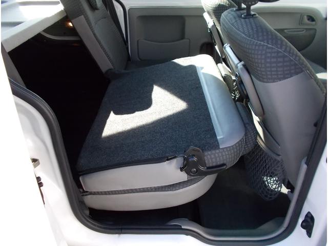 カングー １．６　最終モデル　グラシエ白　タイベル交換済み　ノワールカスタム　オプションルーフレール　両側スライドドア　ダブルバックドア　オーバーヘッドコンソール　社外ＣＤオーディオ　デジタルインナーミラー　キーレス（48枚目）